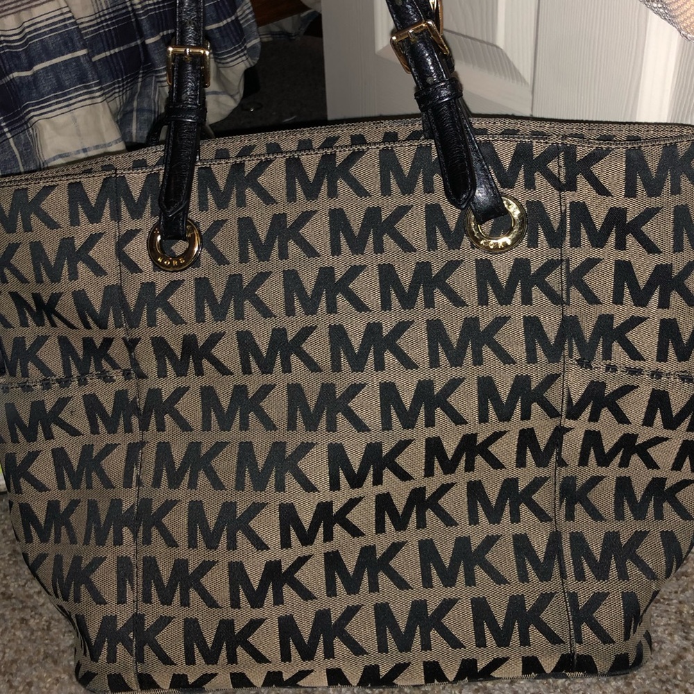 Michael Kors Authentic Purse - Picture 2 of 4